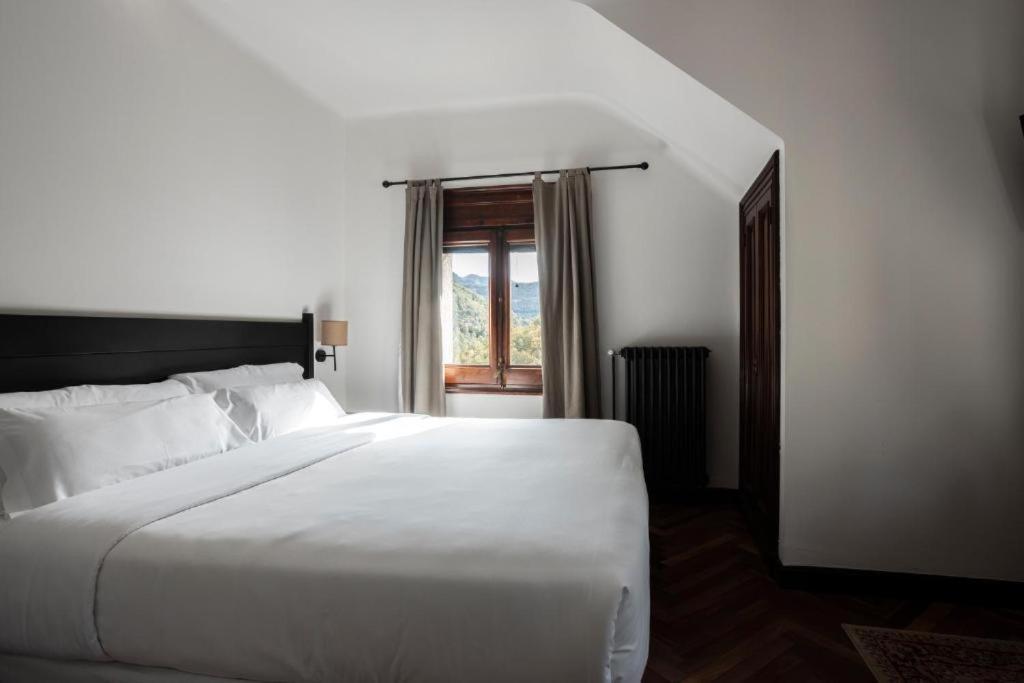 Angelats Hotel - A Signature Boutique Hotel & Restaurant Ribes De Freser Exteriör bild